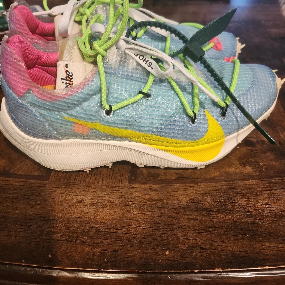 Off-White x Nike Zoom Vapor Street 